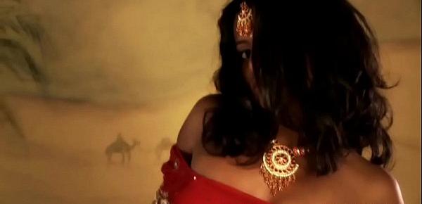  An Arousing Bollywood Ritual
